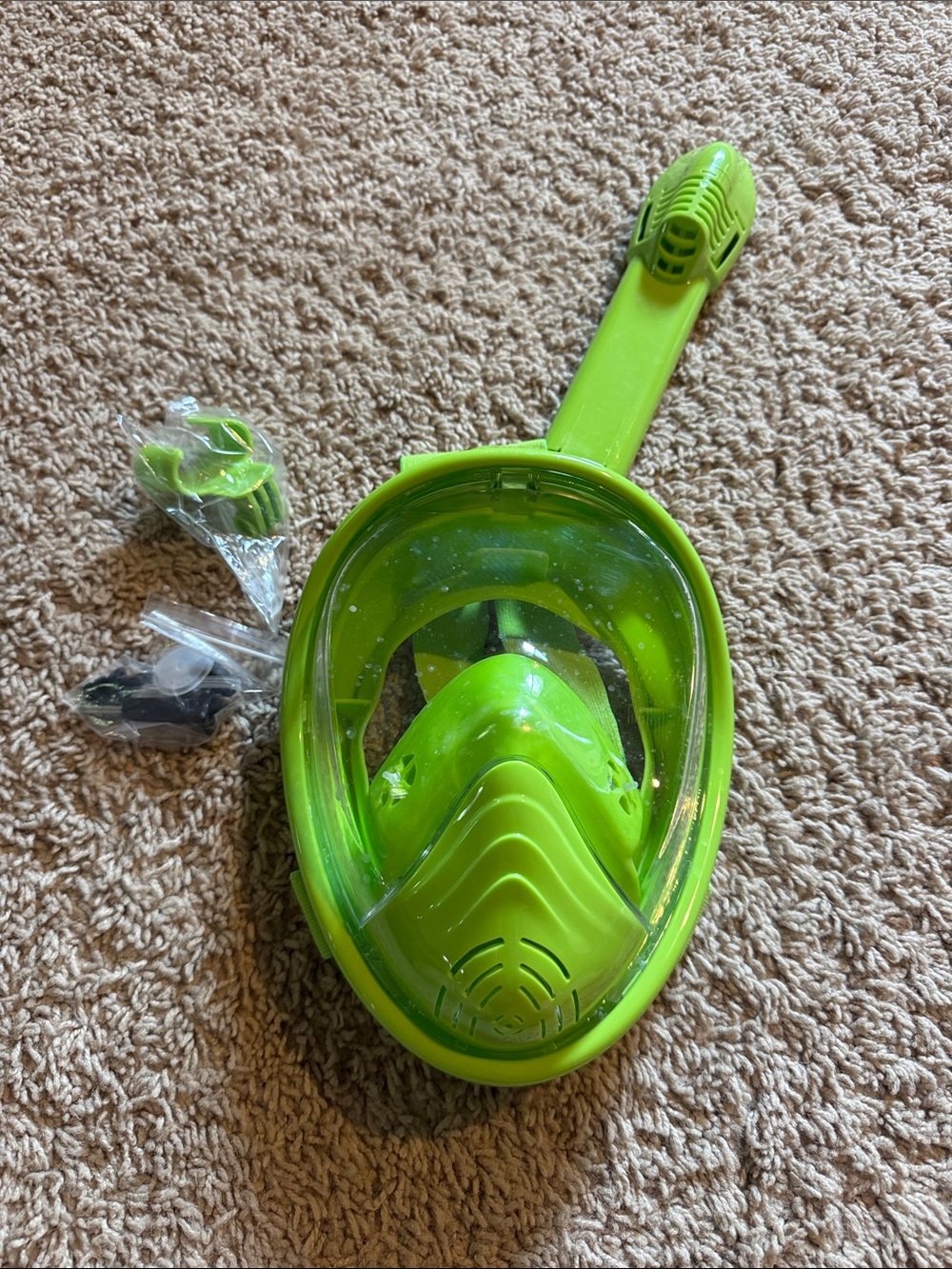 Kid’s Full-Face Snorkel Mask in Bright Lime Green
